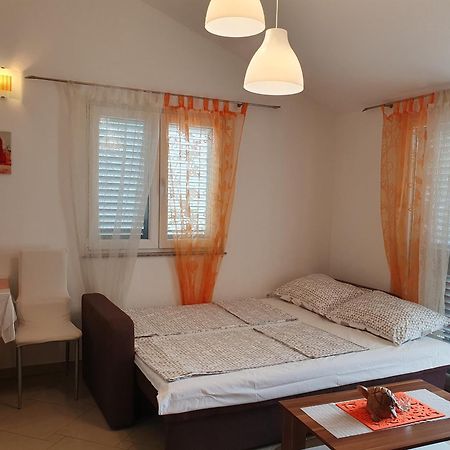 Apartmani Villa Lilliana Tribunj  Luaran gambar