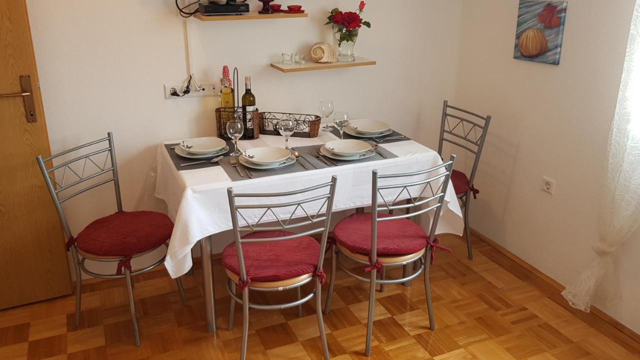 Apartmani Villa Lilliana Tribunj  Luaran gambar