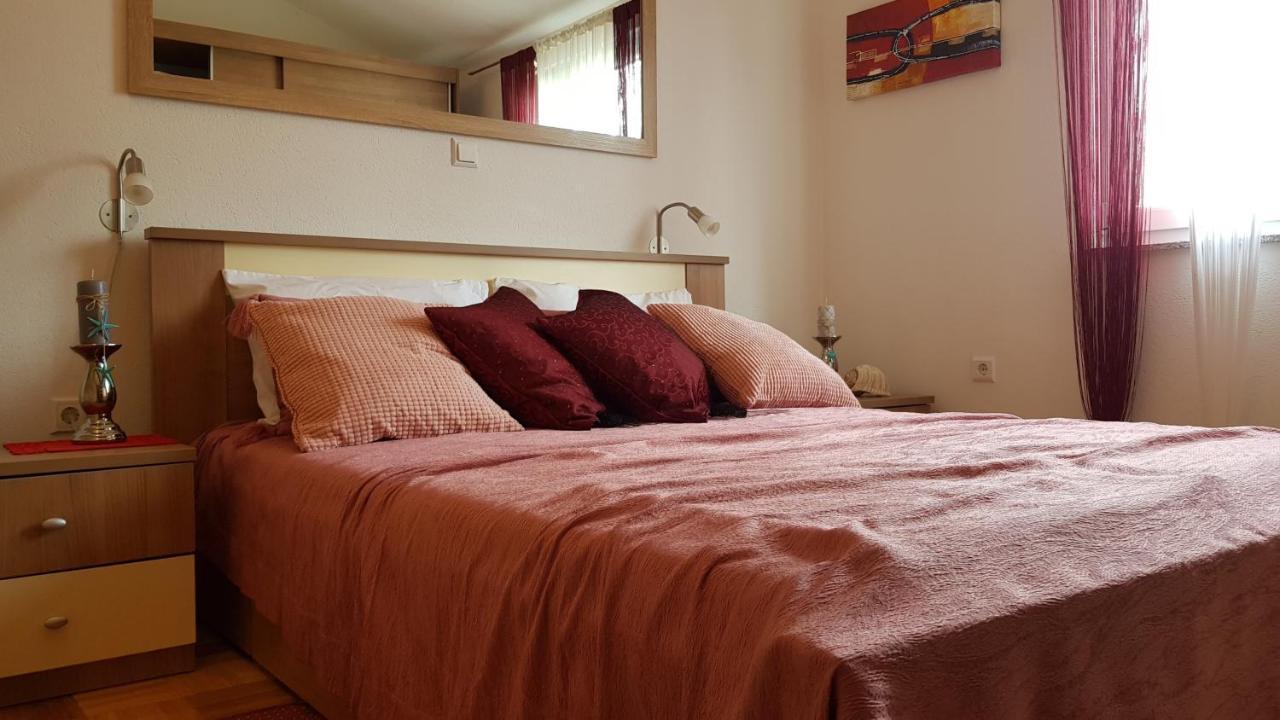 Apartmani Villa Lilliana Tribunj  Luaran gambar