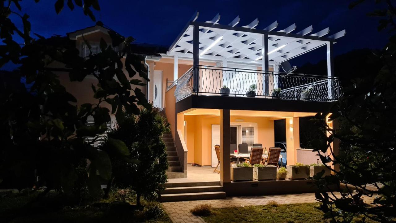 Apartmani Villa Lilliana Tribunj  Luaran gambar