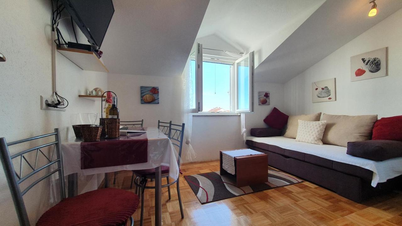 Apartmani Villa Lilliana Tribunj  Luaran gambar