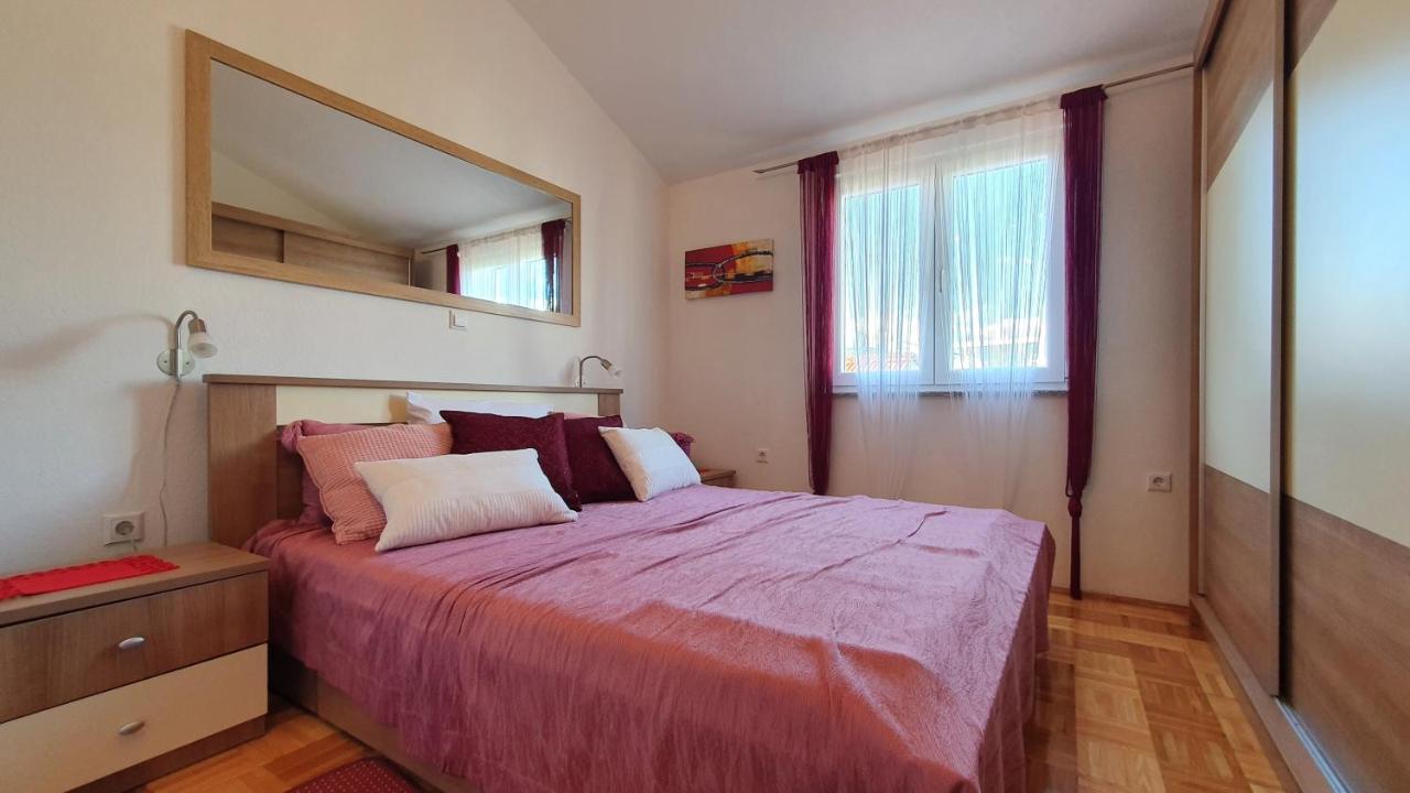 Apartmani Villa Lilliana Tribunj  Luaran gambar