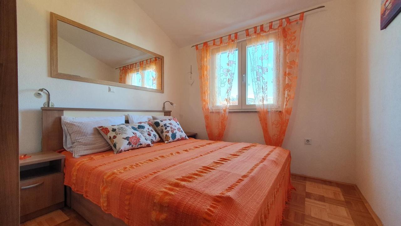 Apartmani Villa Lilliana Tribunj  Luaran gambar