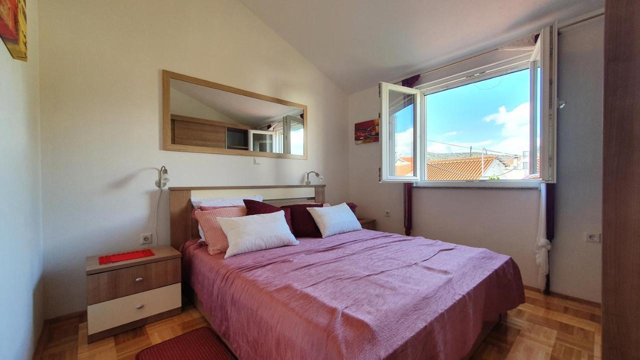 Apartmani Villa Lilliana Tribunj  Luaran gambar