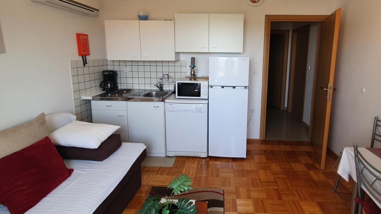 Apartmani Villa Lilliana Tribunj  Luaran gambar