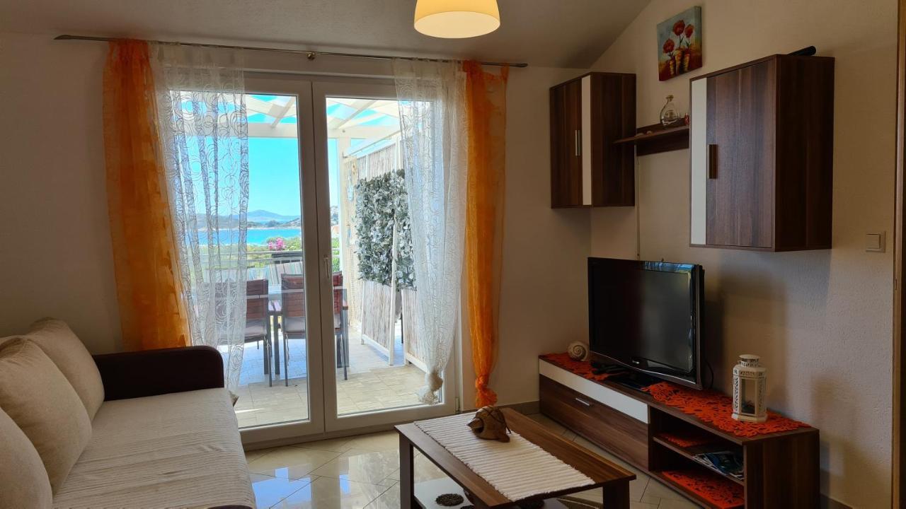 Apartmani Villa Lilliana Tribunj  Luaran gambar