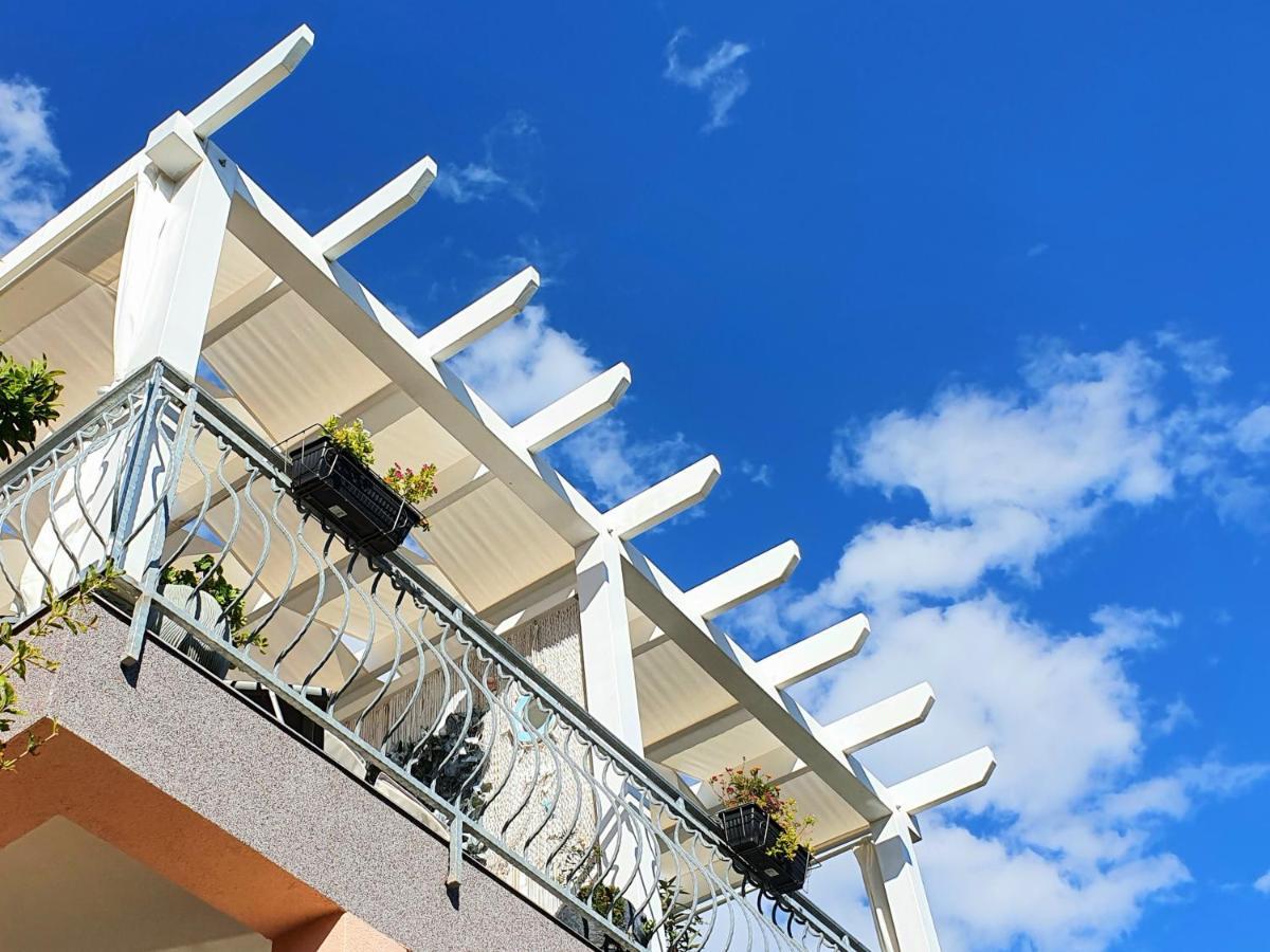 Apartmani Villa Lilliana Tribunj  Luaran gambar