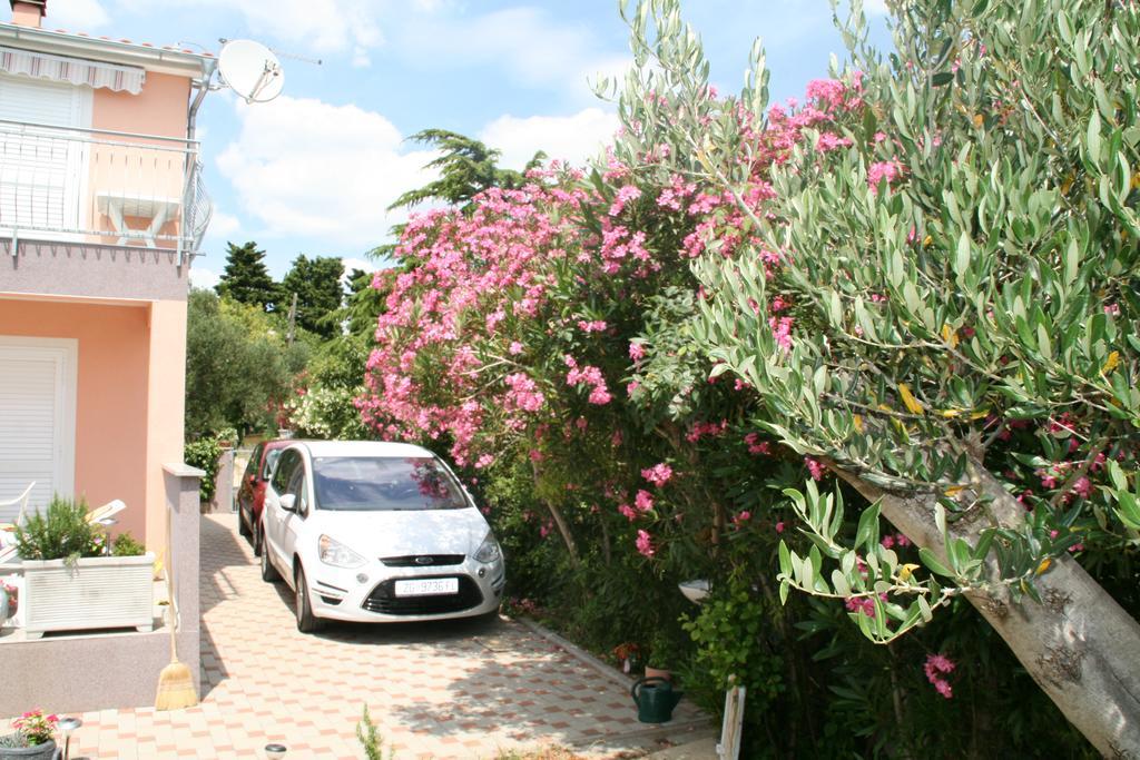 Apartmani Villa Lilliana Tribunj  Luaran gambar