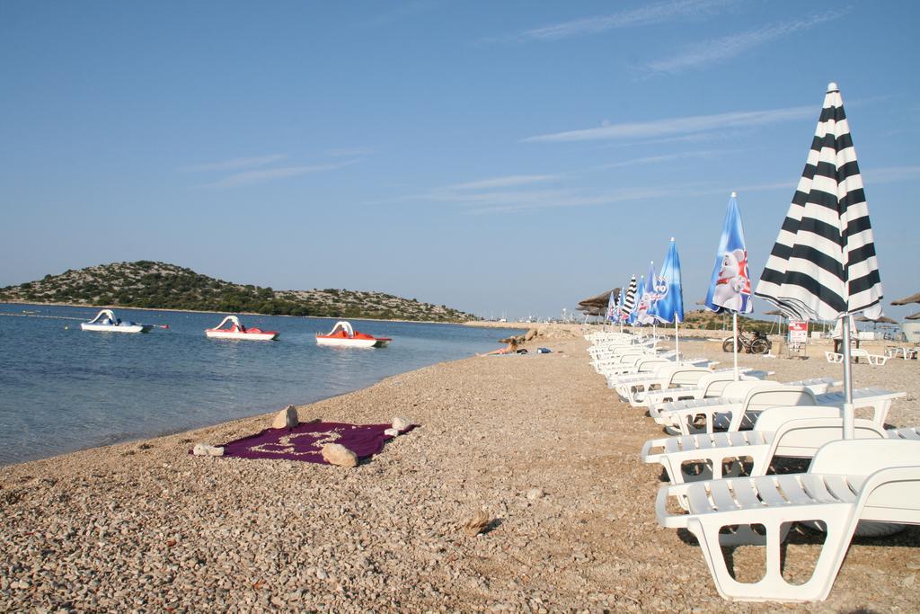 Apartmani Villa Lilliana Tribunj  Luaran gambar